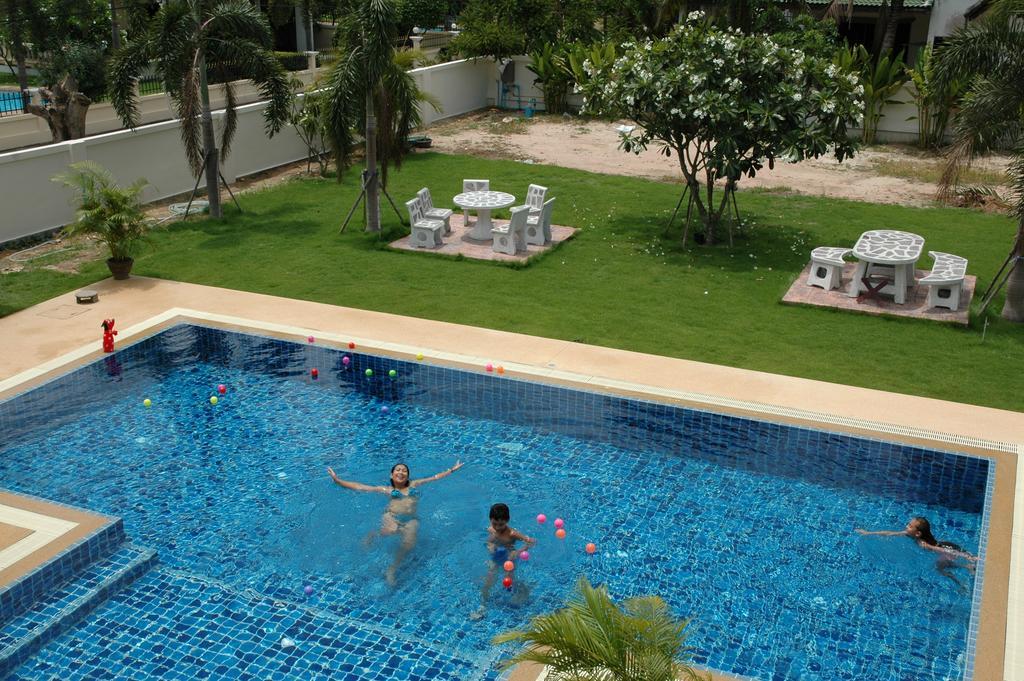 East Shore Pattaya Resort Nong Prue Exteriör bild