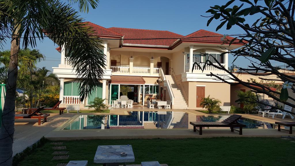 East Shore Pattaya Resort Nong Prue Exteriör bild